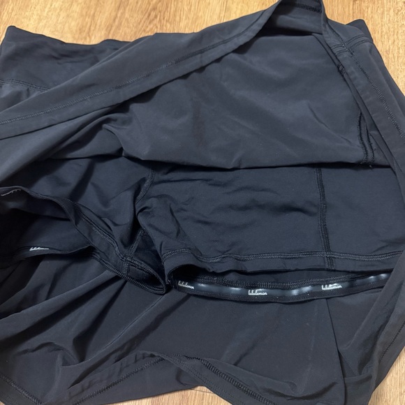 Lululemon Women's Black Athletic Skort - Picture 6 of 6